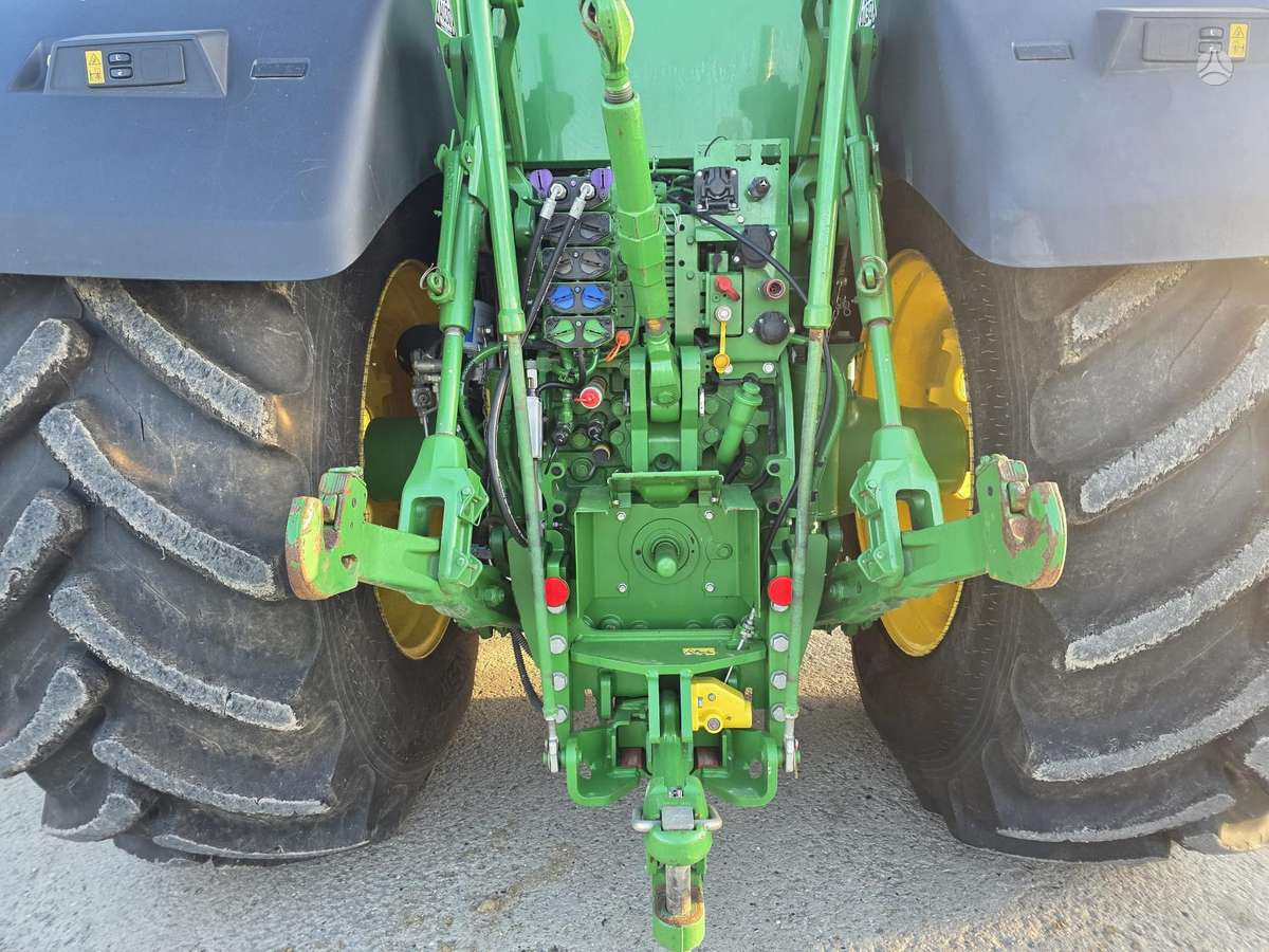 John Deere 7R310, tractors