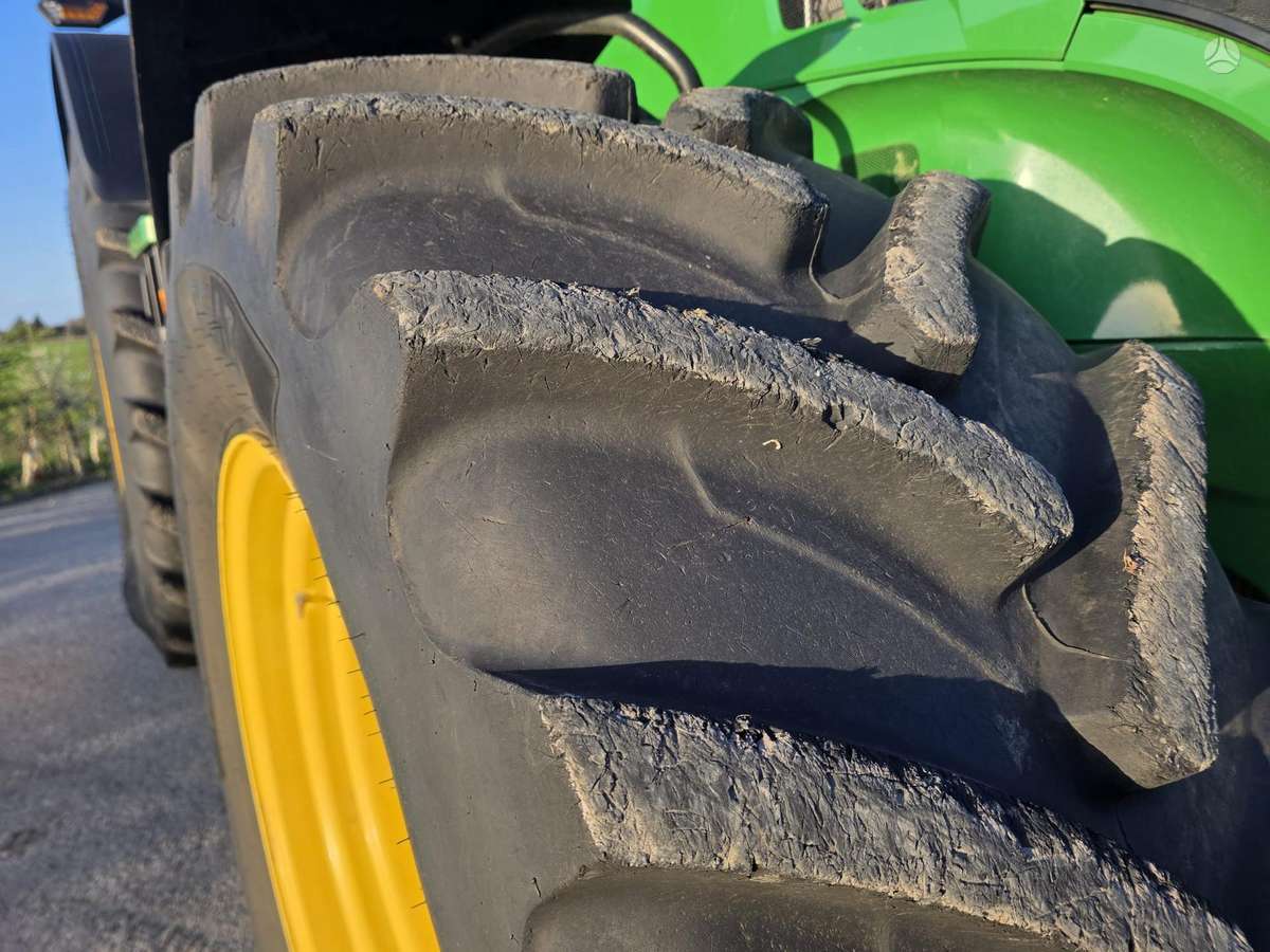 John Deere 7R310, traktoriai
