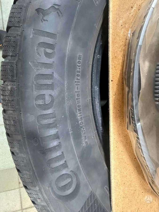 Continental, зимние 235/65 R18