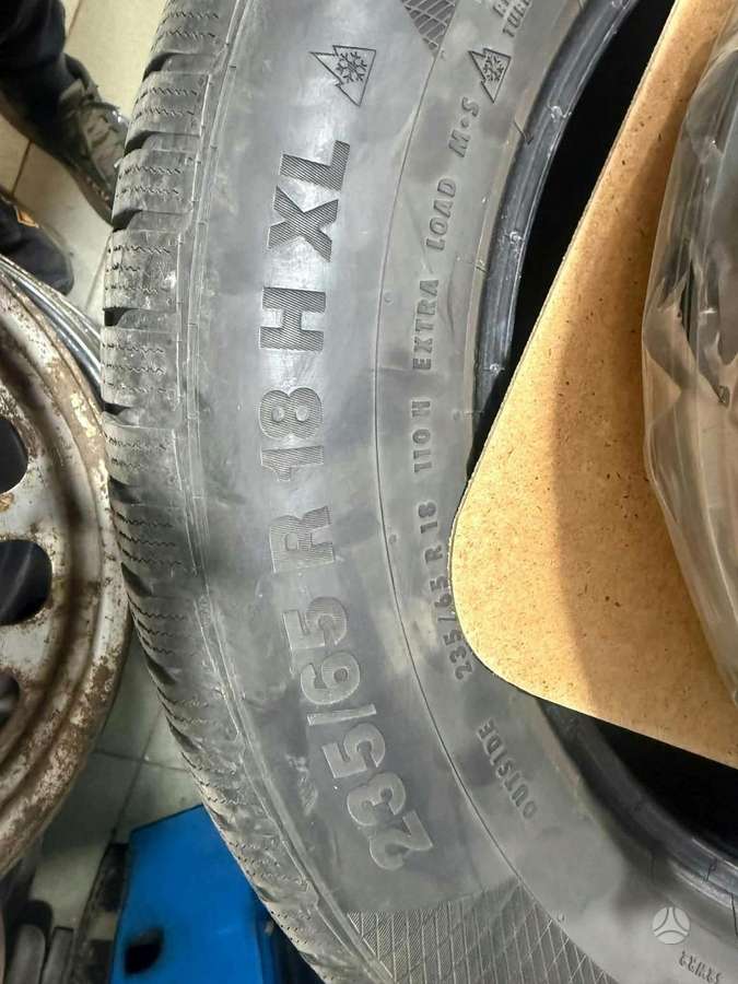 Continental, winter 235/65 R18