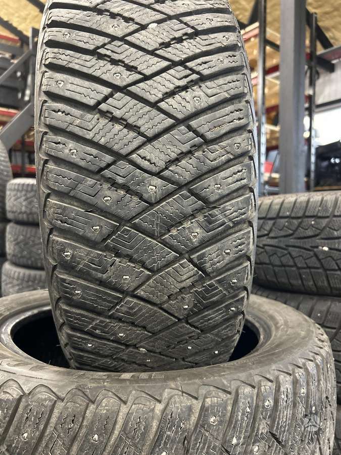 Goodyear, winter 215/55 R17