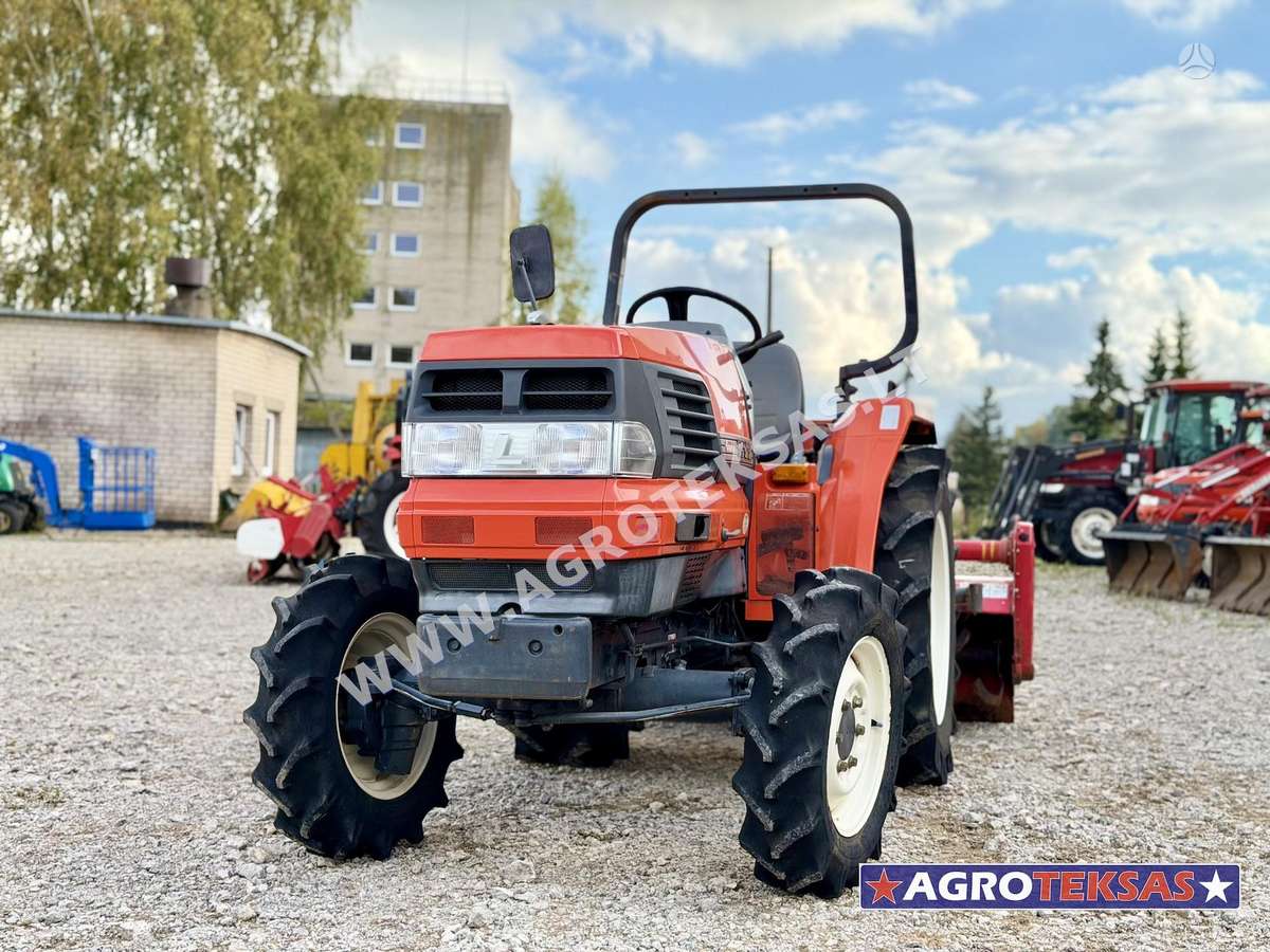 Kubota GL260, traktoriai
