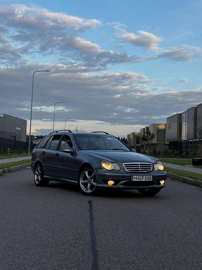 Mercedes-Benz C200
