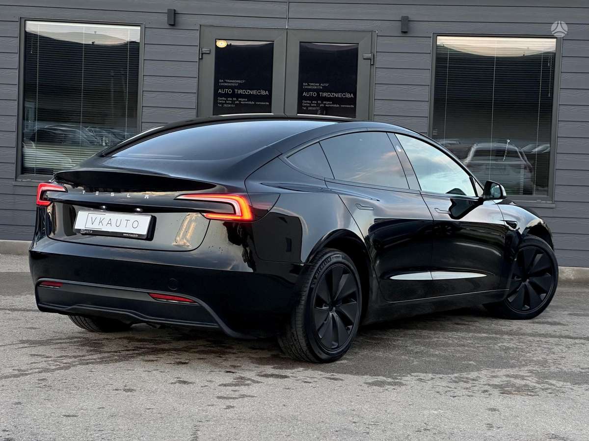 Tesla Model 3, 60 кВт·ч, Хэтчбек