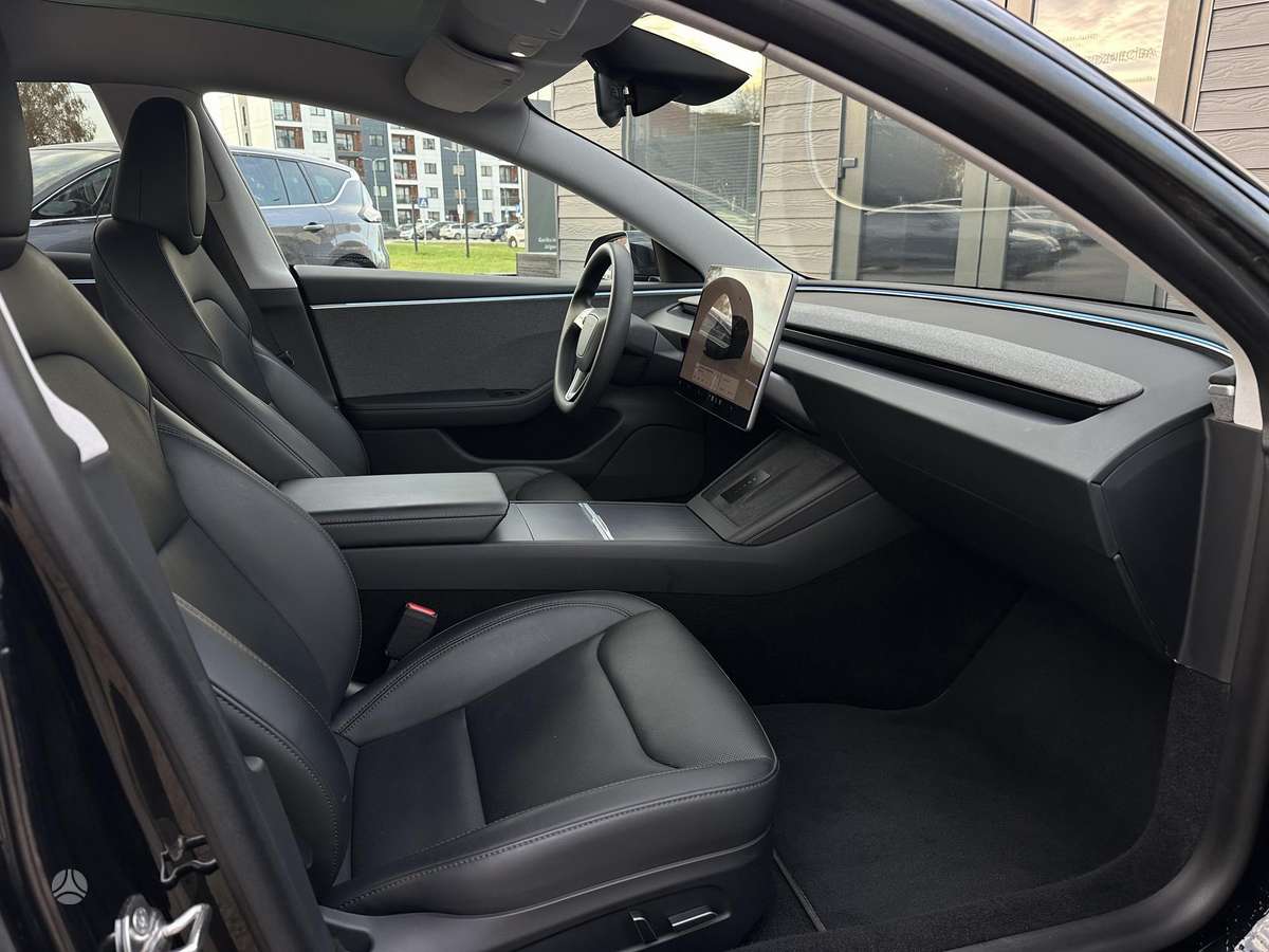 Tesla Model 3, 60 kWh, hatchback