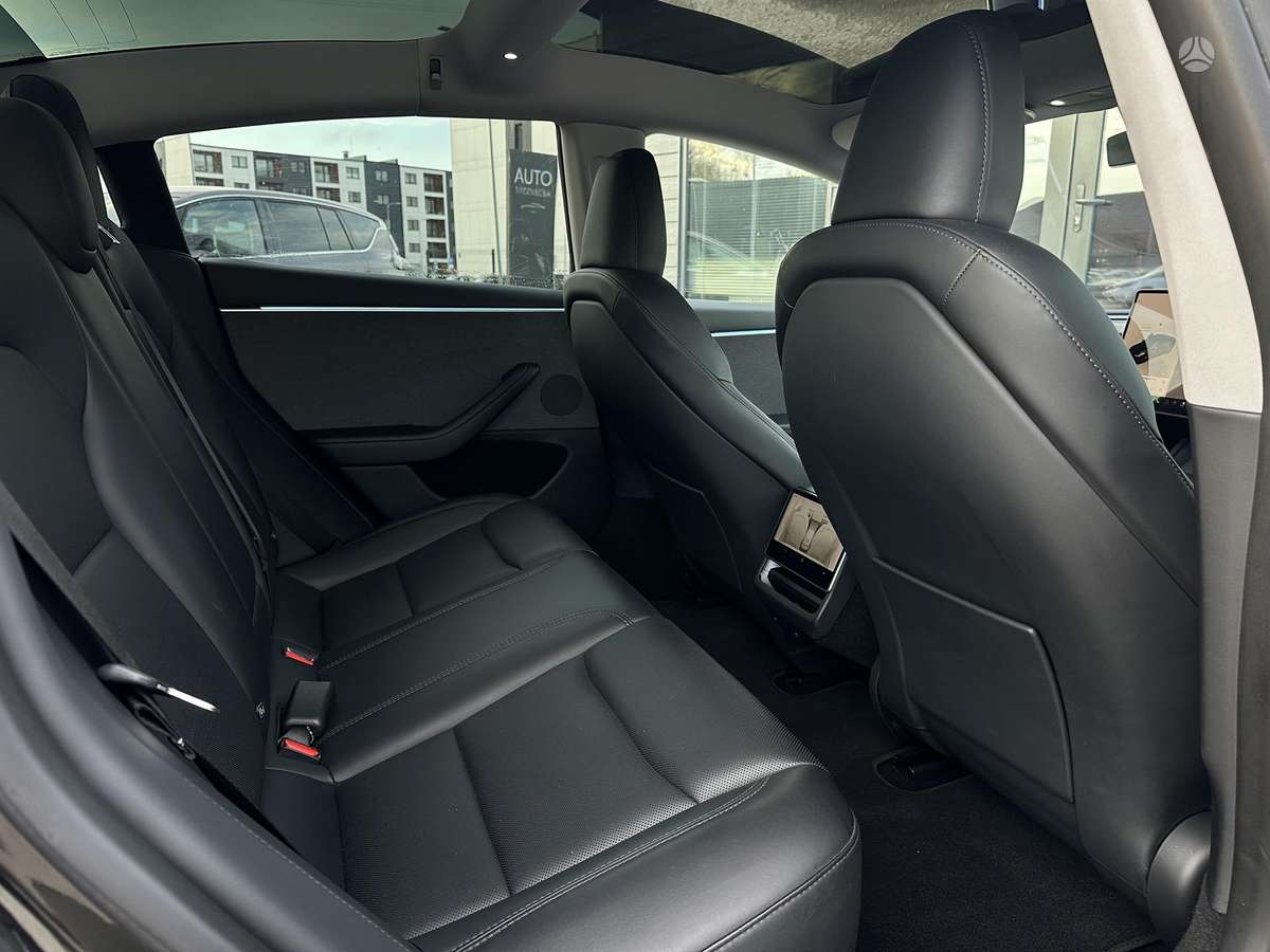 Tesla Model 3, 60 kWh, hatchback