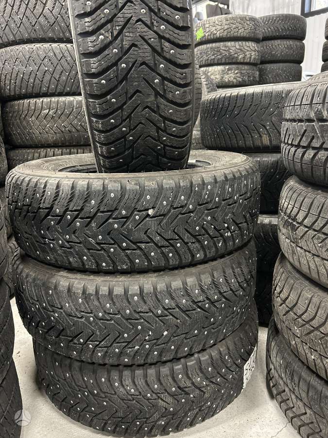 Nokian, зимние 215/70 R16