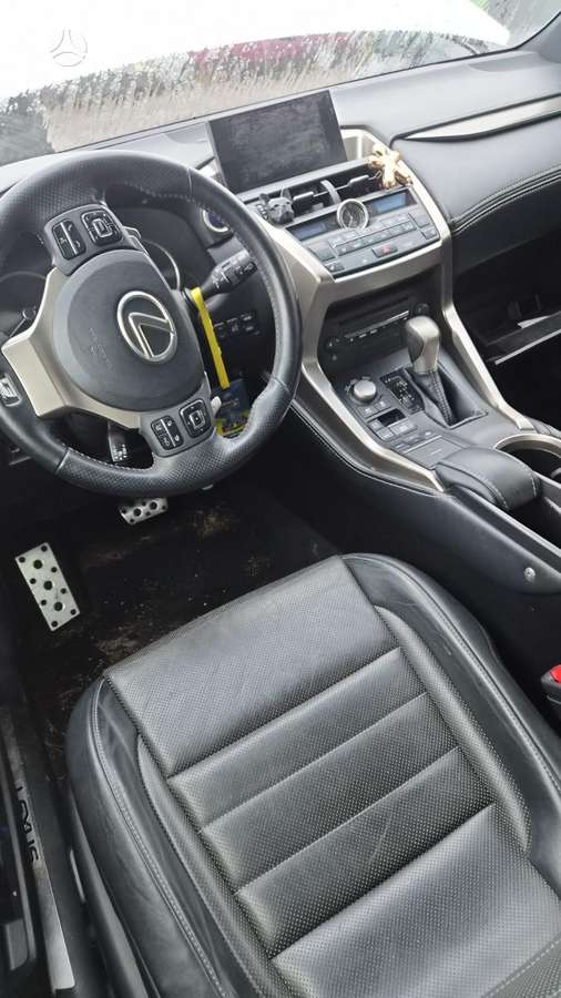 Lexus NX 300h по частям