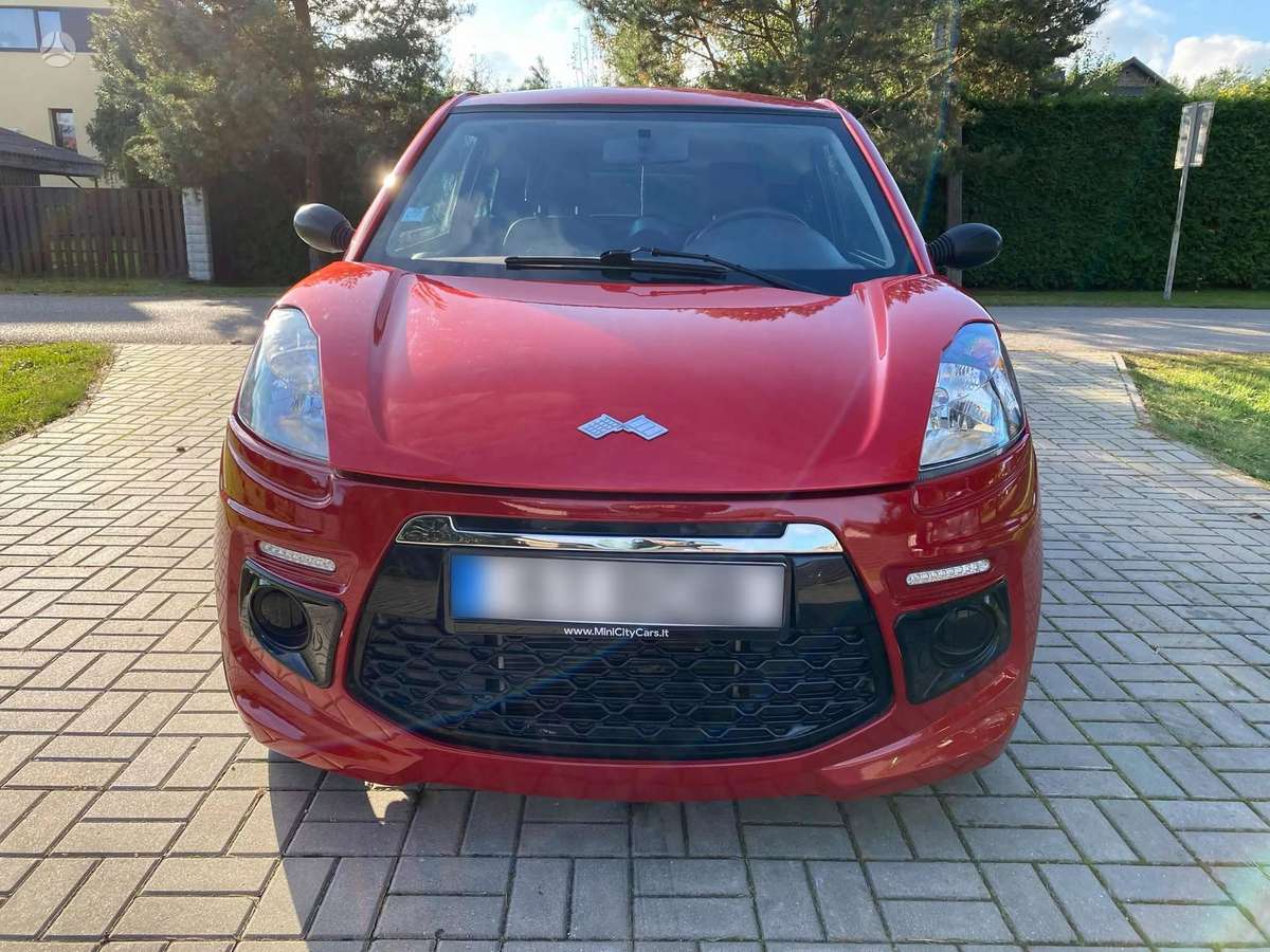Ligier JS50, hatchback