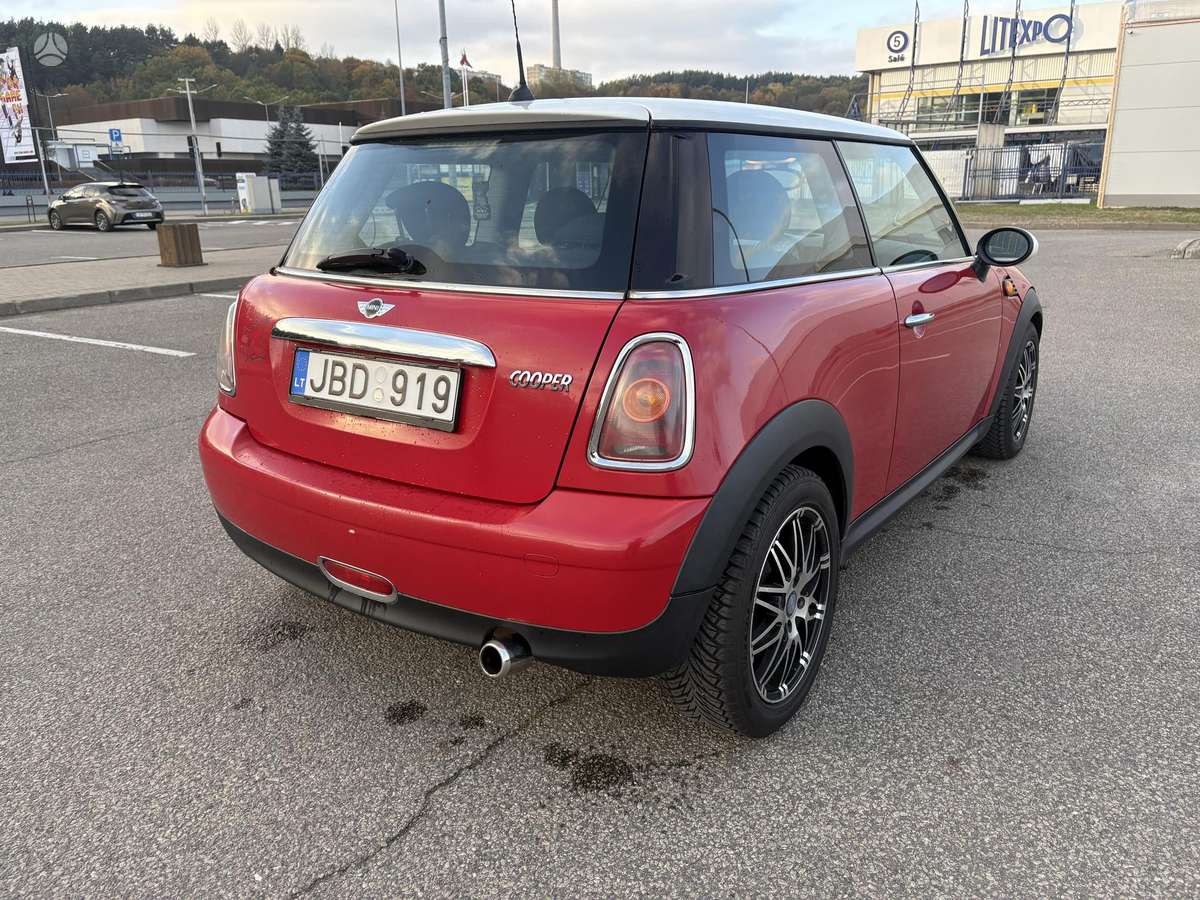 Mini Cooper, 1.6 l., hatchback