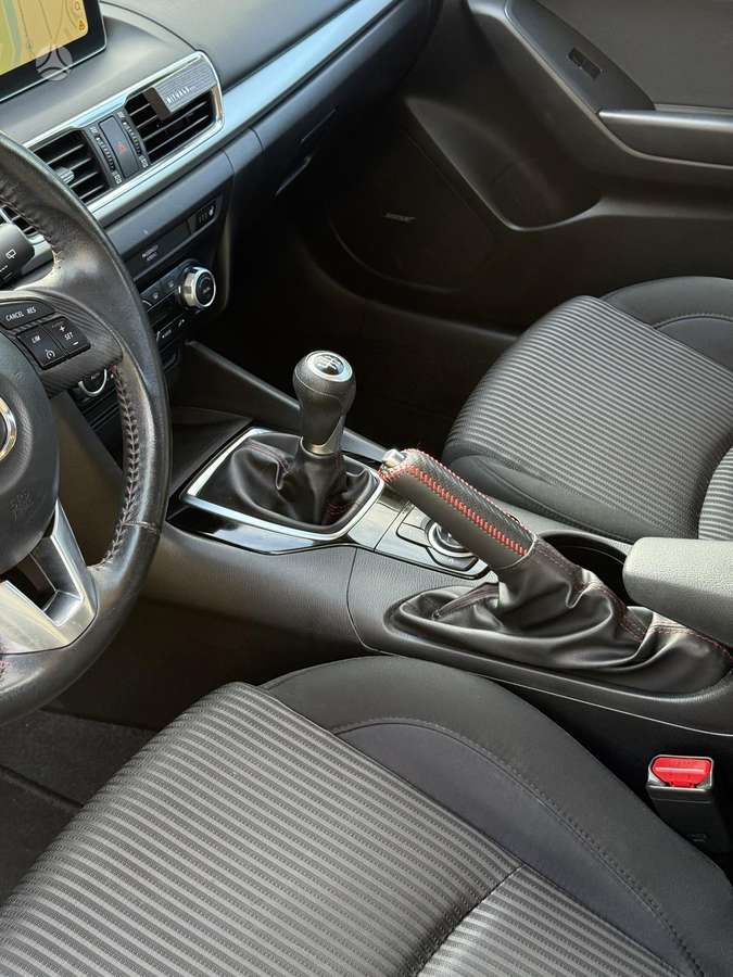 Mazda 3, 2.2 l., Хэтчбек