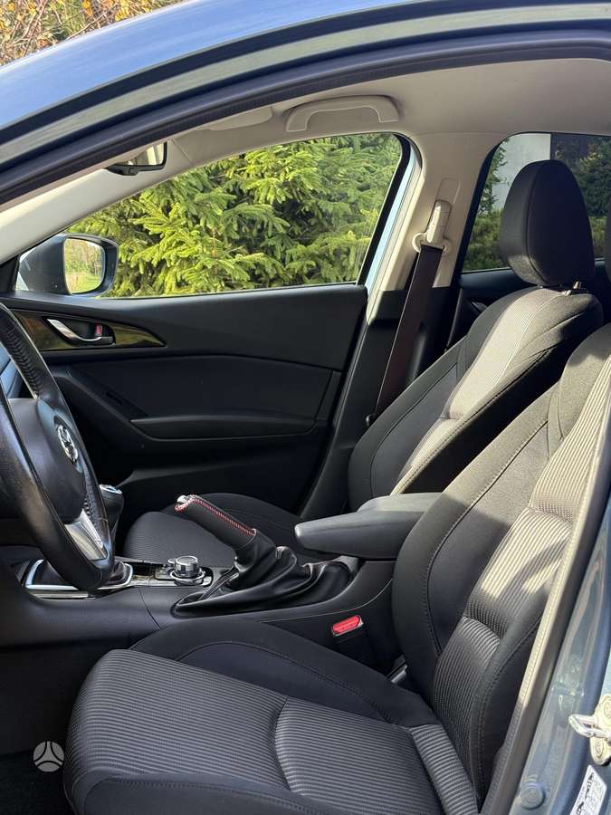 Mazda 3, 2.2 l., Хэтчбек