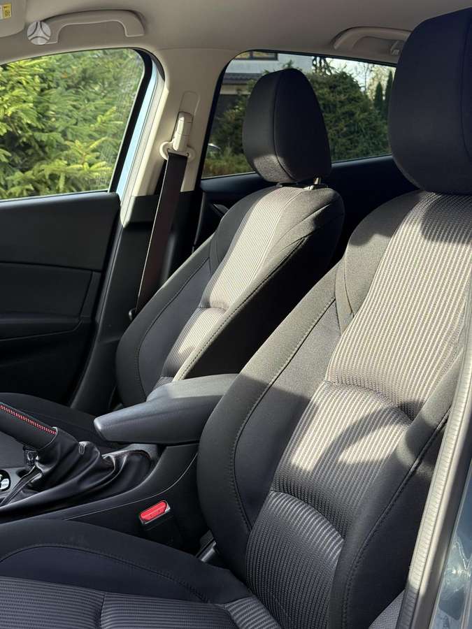 Mazda 3, 2.2 l., Хэтчбек