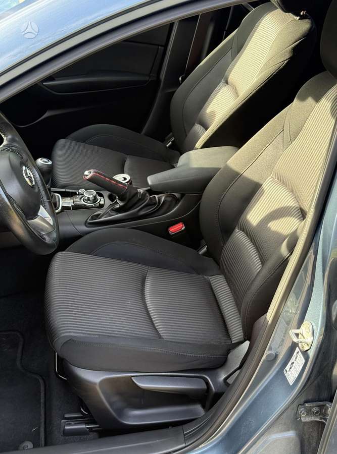 Mazda 3, 2.2 l., Хэтчбек