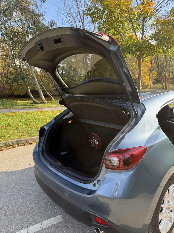 Mazda 3, 2.2 l., hatchback