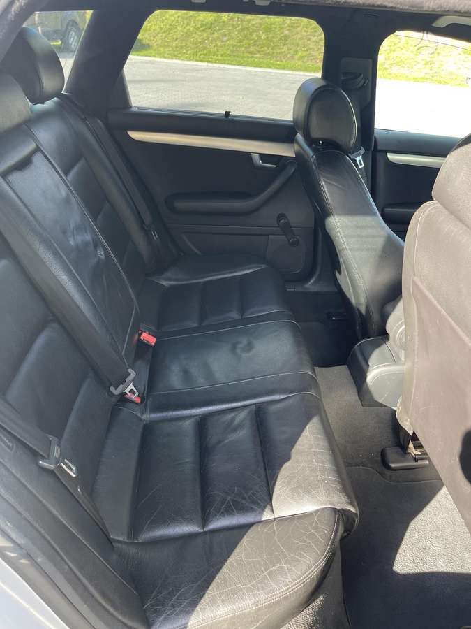Audi A4, Универсал