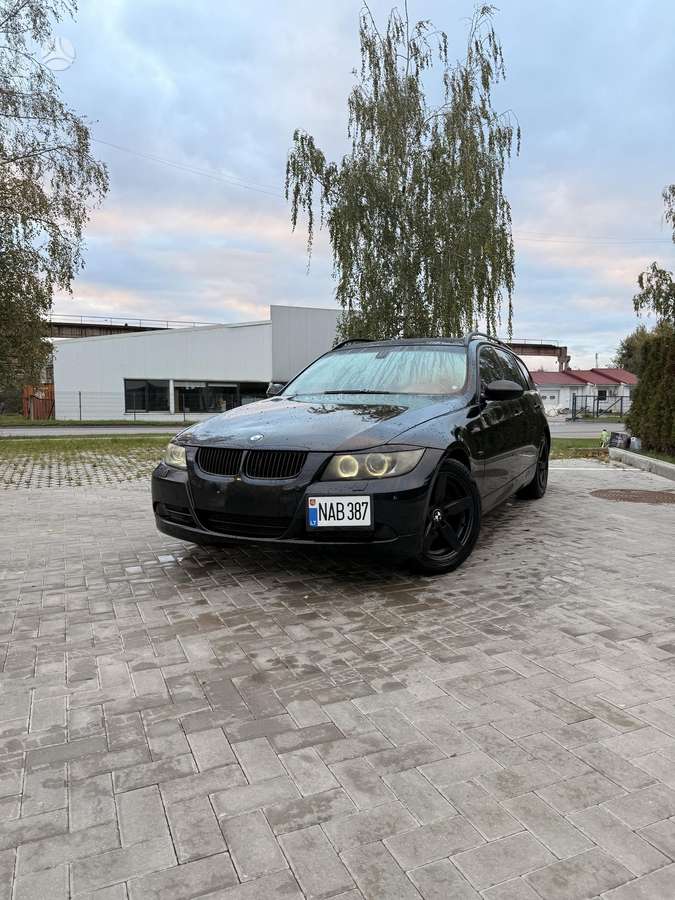 BMW 330