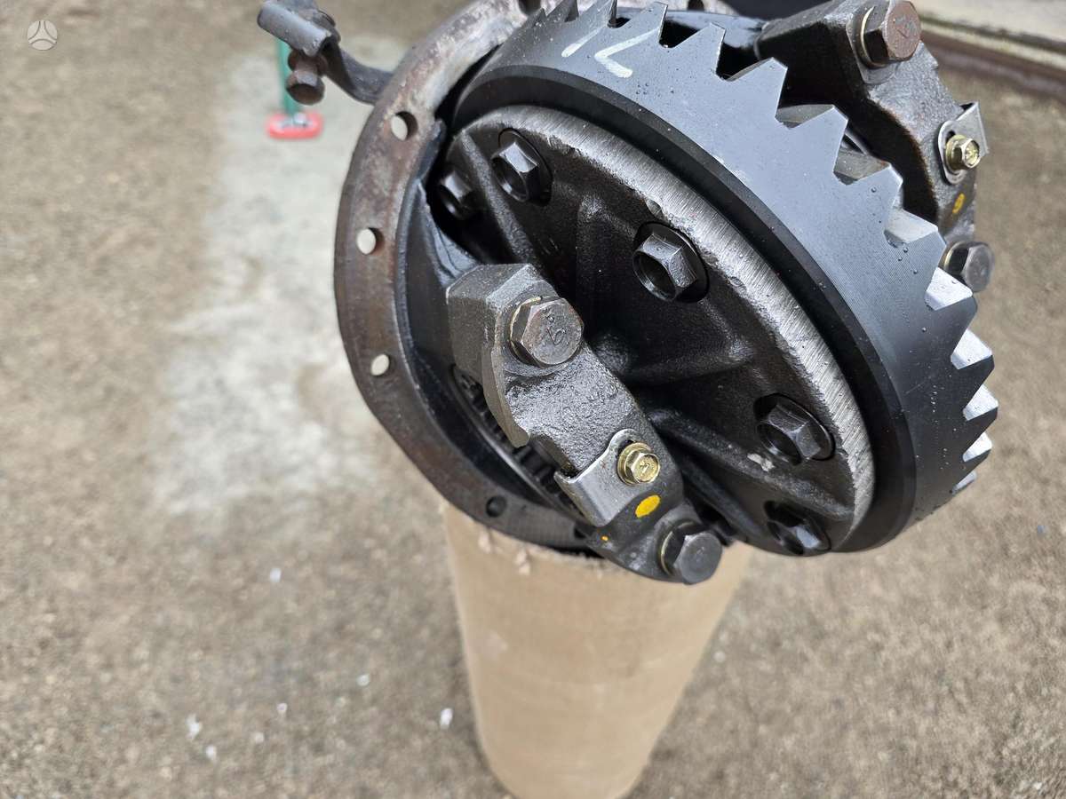 Nissan Patrol differential