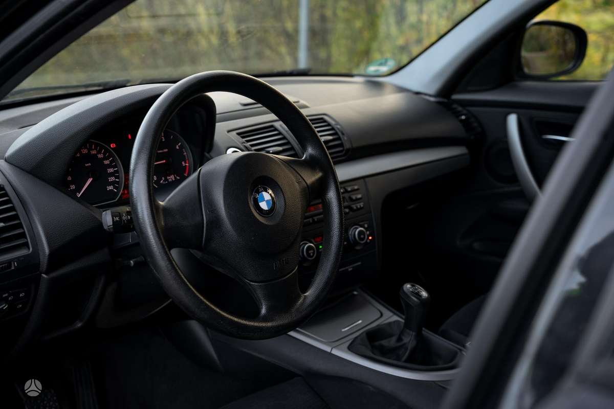 BMW 118, 2.0 l., Хэтчбек