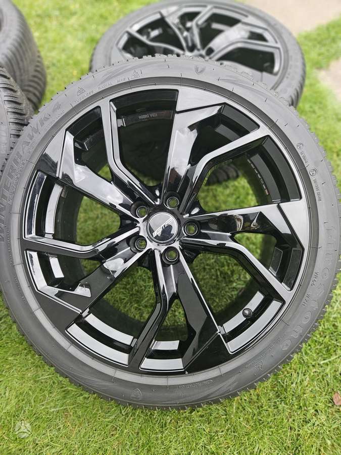 Firestone, зимние 245/40 R19