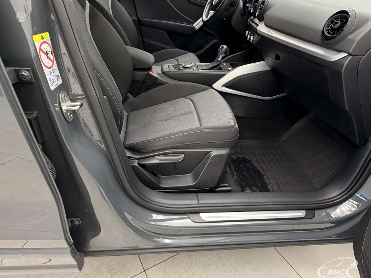 Audi Q2, 1.0 l., off-road / crossover
