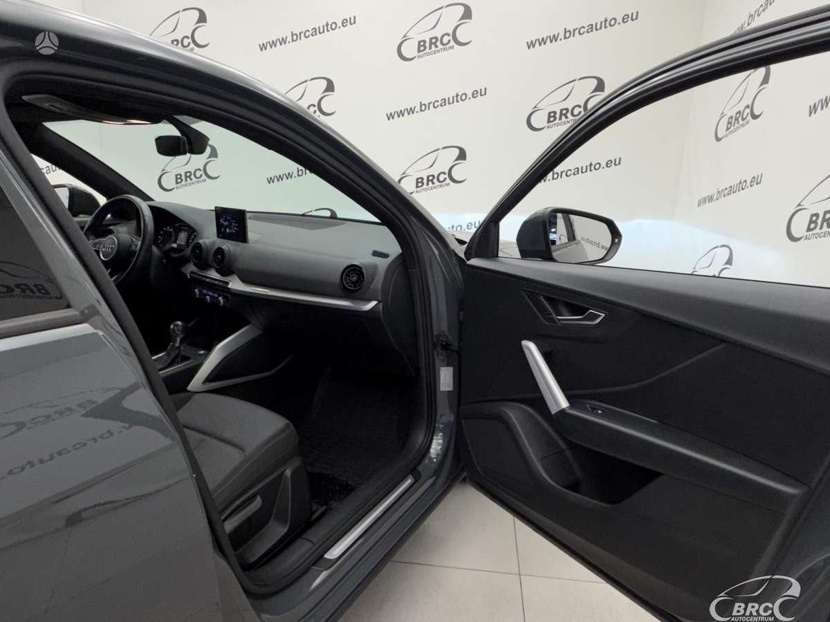 Audi Q2, 1.0 l., off-road / crossover