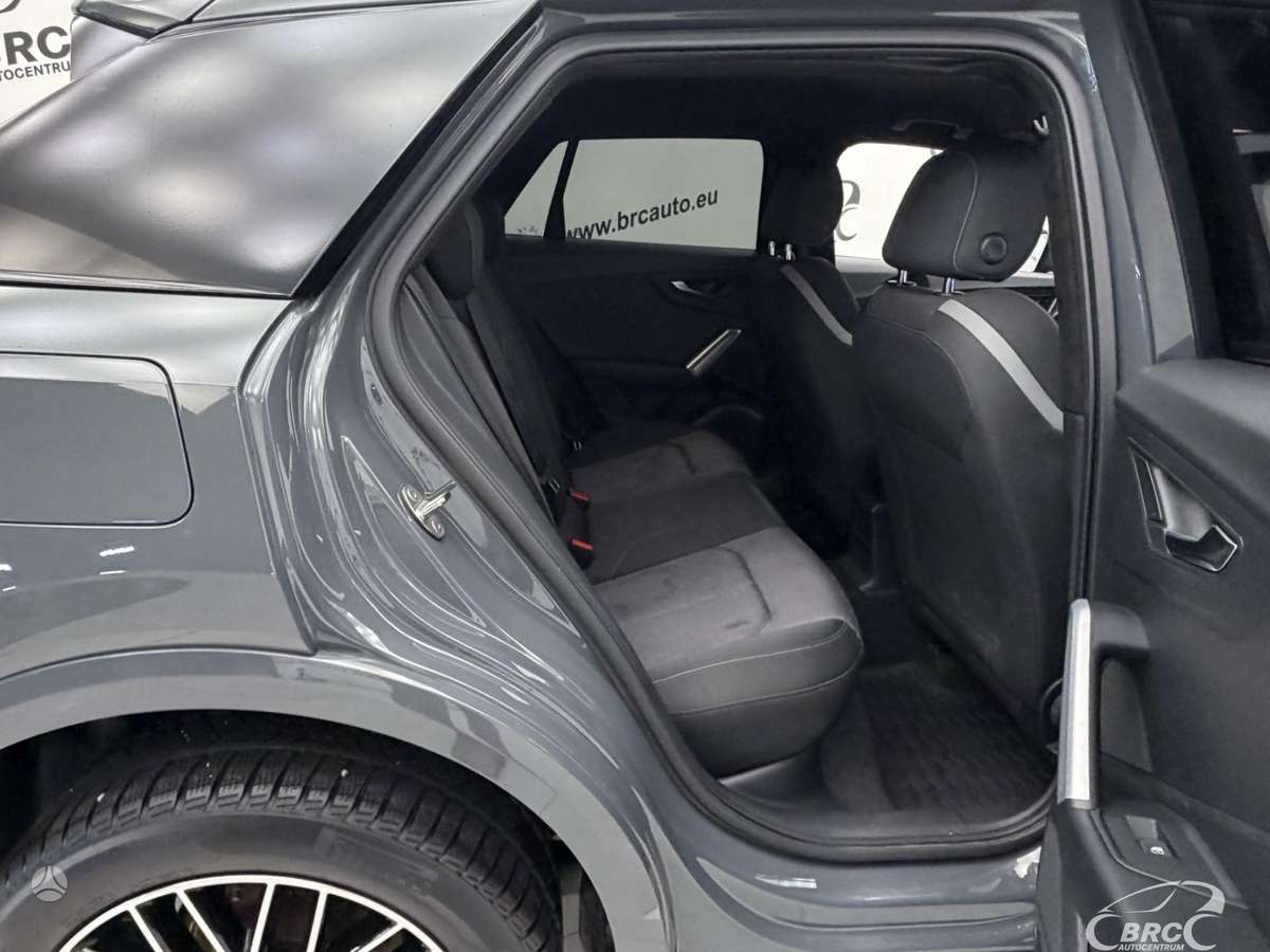 Audi Q2, 1.0 l., off-road / crossover