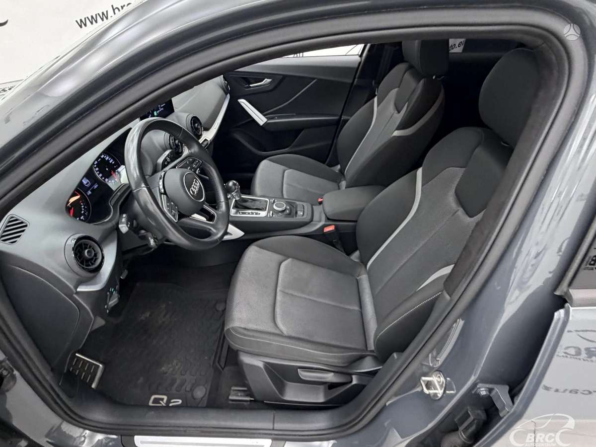 Audi Q2, 1.0 l., off-road / crossover