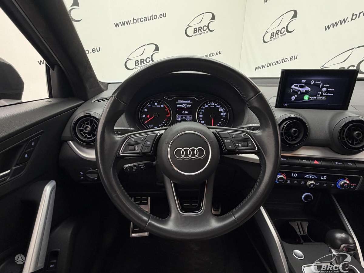 Audi Q2, 1.0 l., off-road / crossover