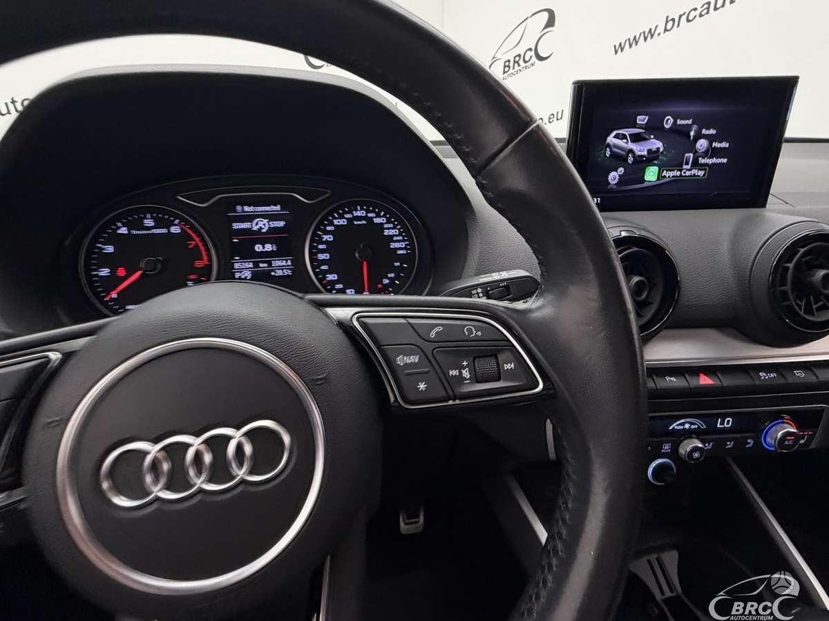 Audi Q2, 1.0 l., off-road / crossover