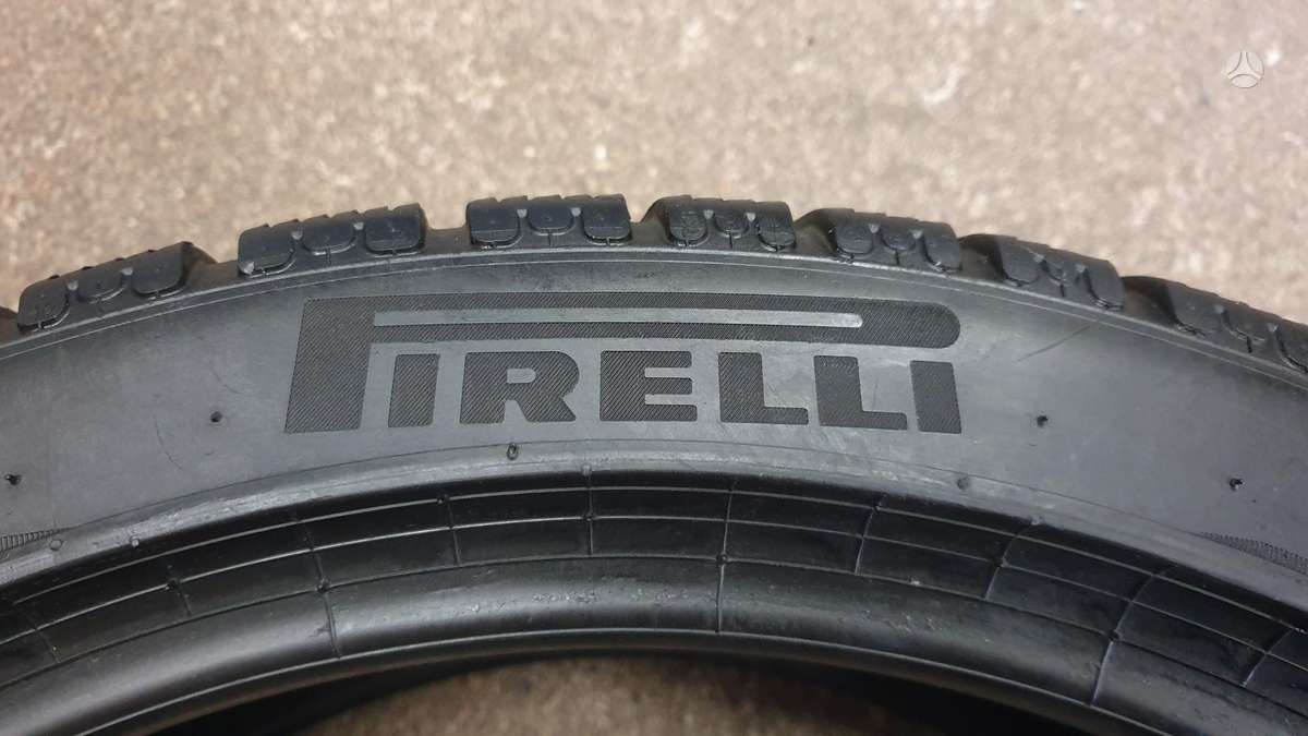 Pirelli PZero Winter, žieminės 245/40 R19