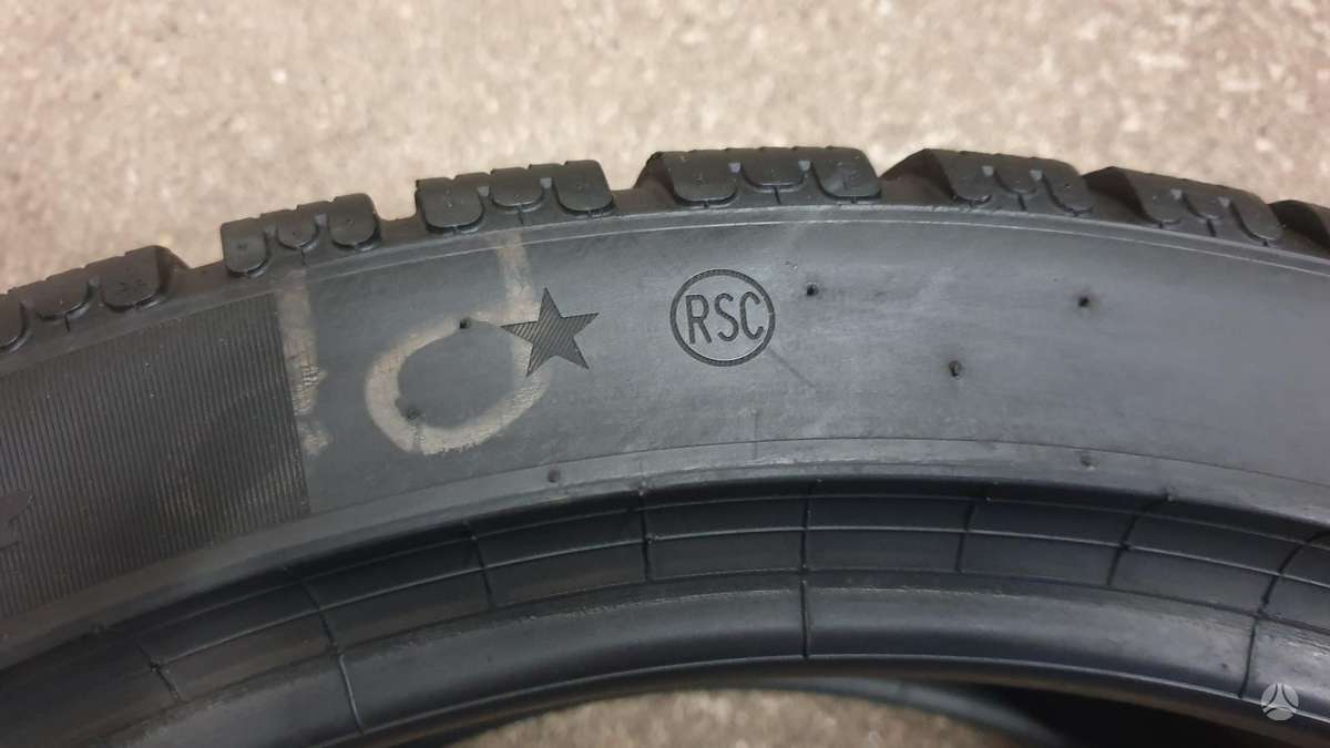 Pirelli PZero Winter, žieminės 245/40 R19