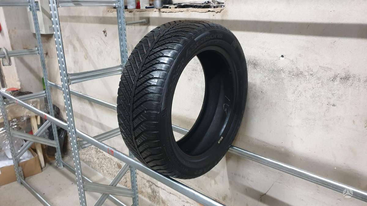 Goodyear Vector 4 Seasons, всесезонные 225/50 R17