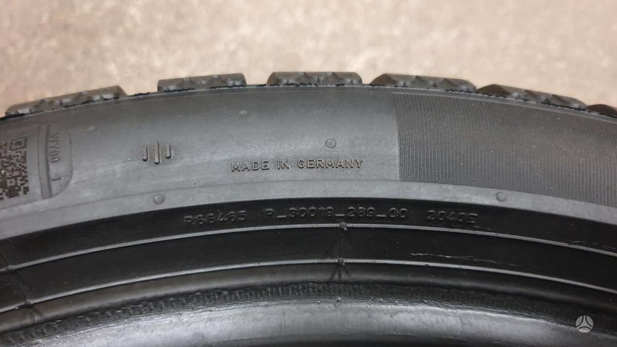 Pirelli PZero Winter, зимние 255/35 R19