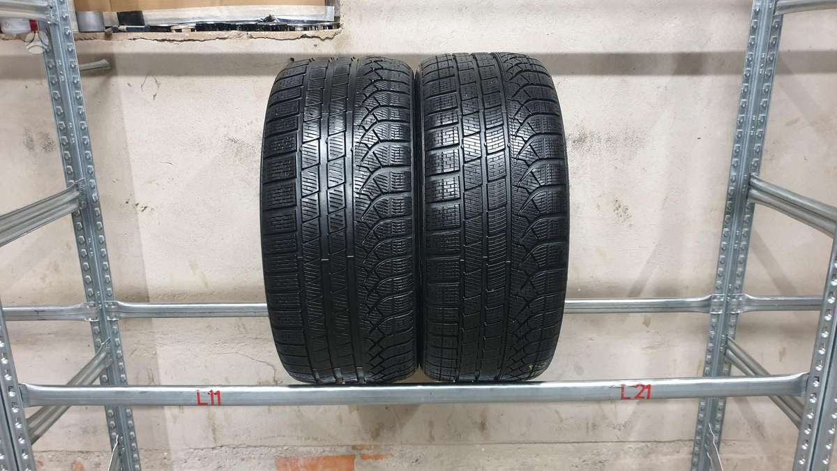 Pirelli PZero Winter, зимние 245/35 R19