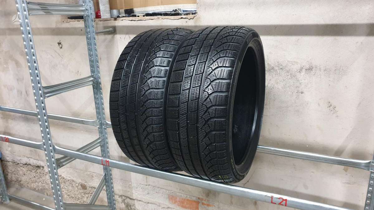 Pirelli PZero Winter, зимние 245/35 R19