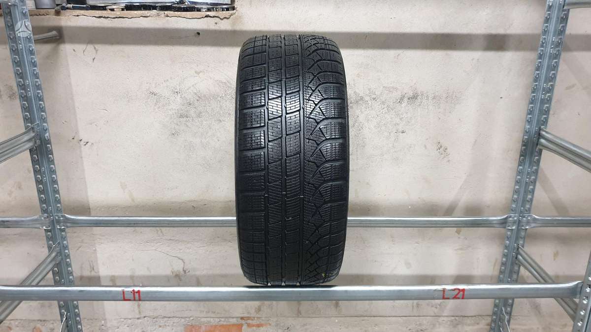 Pirelli PZero Winter, зимние 245/35 R19