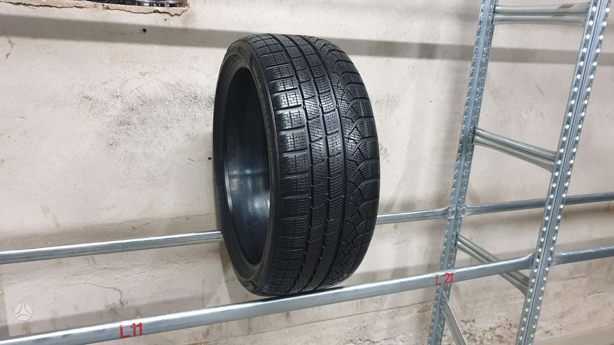 Pirelli PZero Winter, зимние 245/35 R19