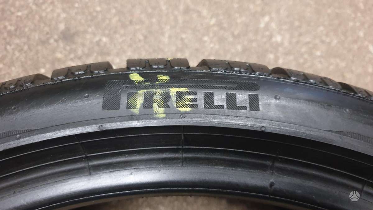 Pirelli PZero Winter, зимние 245/35 R19