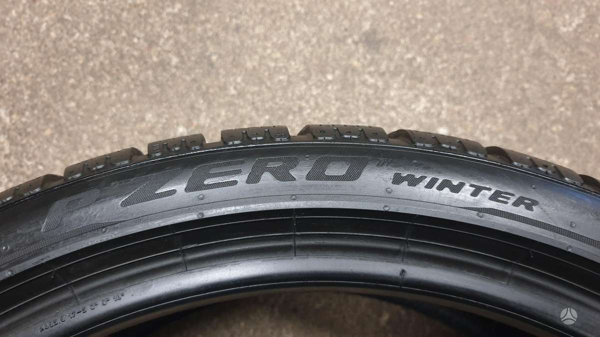 Pirelli PZero Winter, зимние 245/35 R19