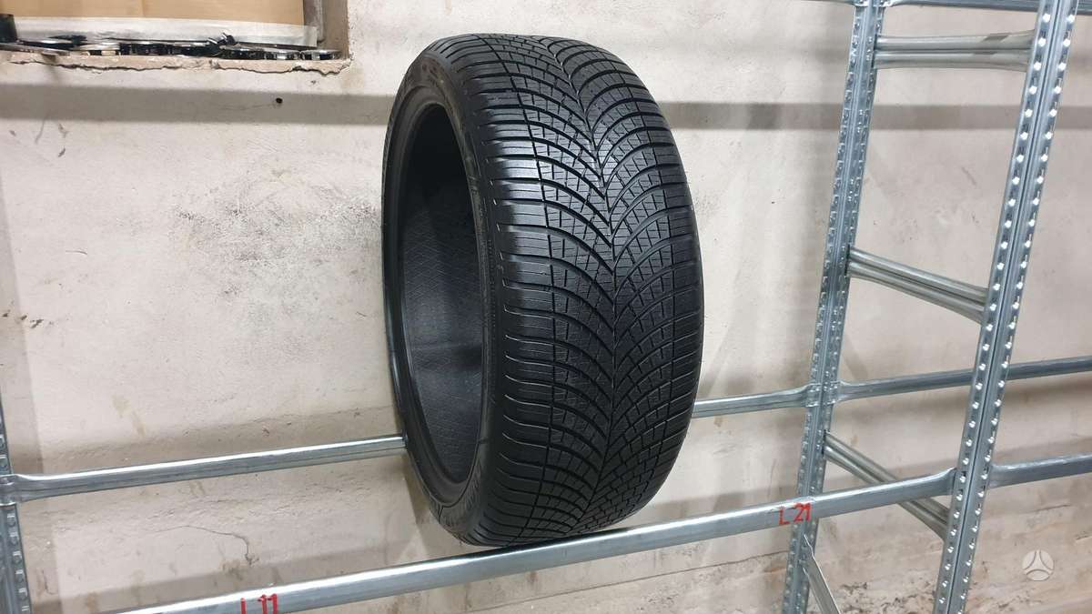 Goodyear Vector4Seasons, всесезонные 255/40 R21