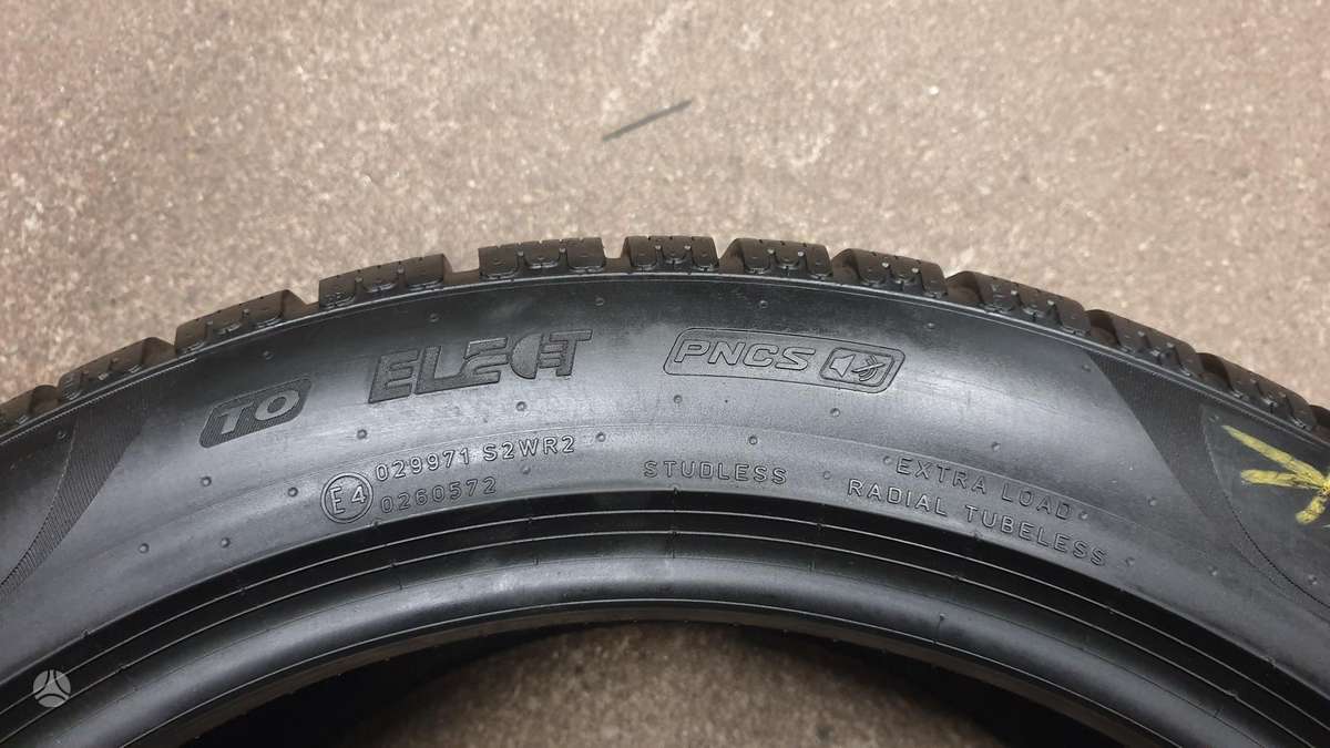 Pirelli PZero Winter, зимние 255/45 R19