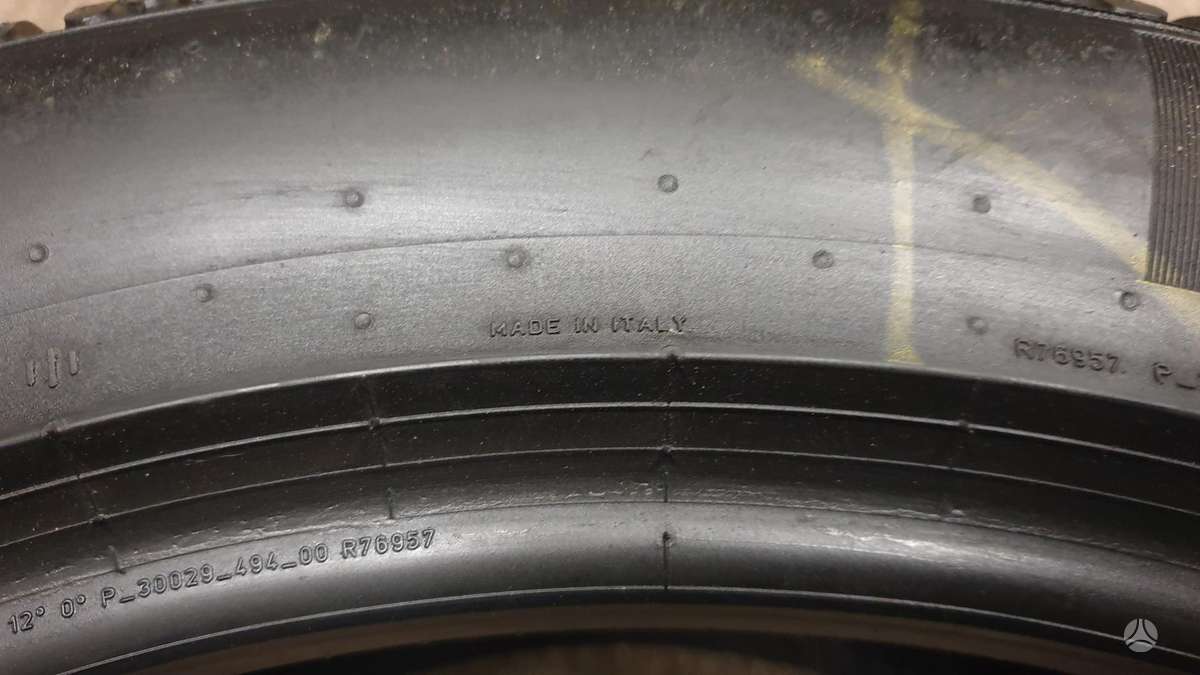 Pirelli PZero Winter, зимние 255/45 R19