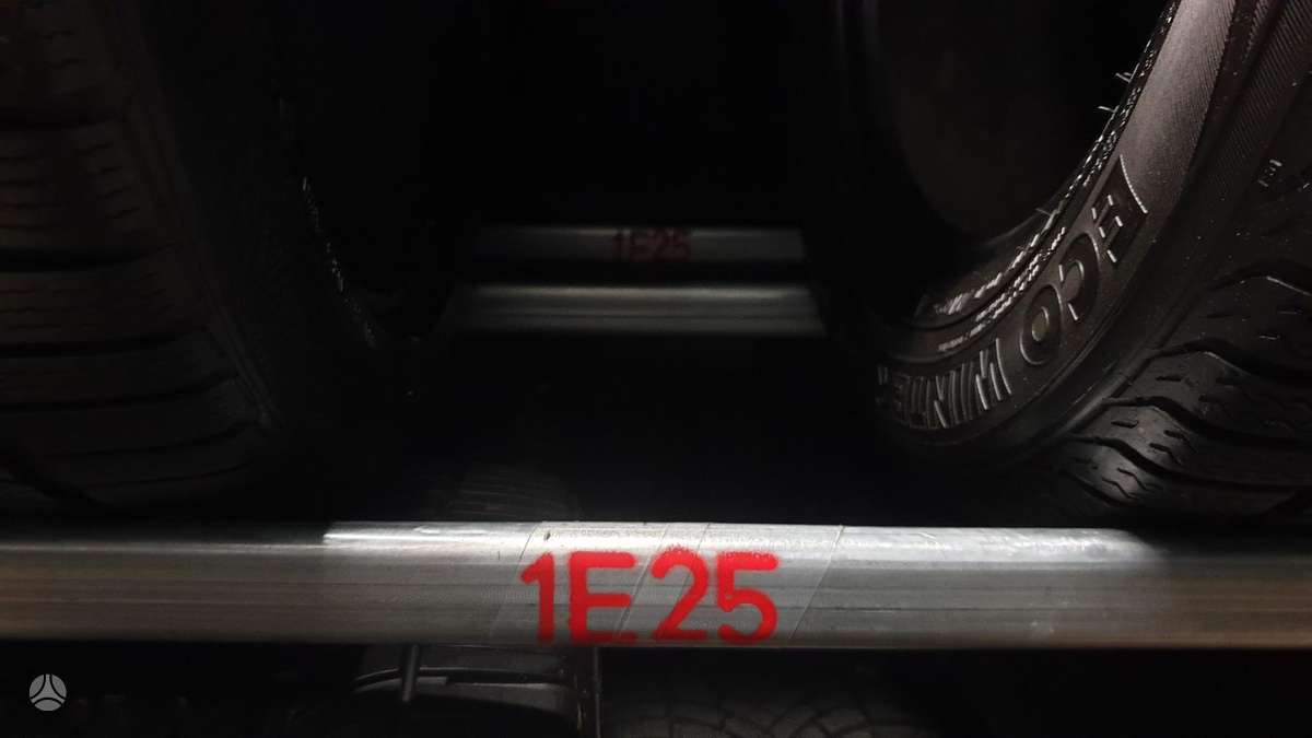Pirelli PZero Winter, зимние 255/45 R19