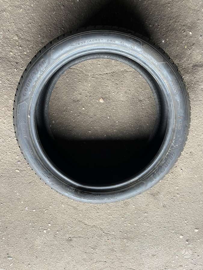 Goodyear UG Performance3, зимние 235/40 R20