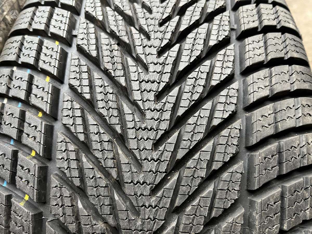Goodyear UG Performance3, зимние 235/40 R20