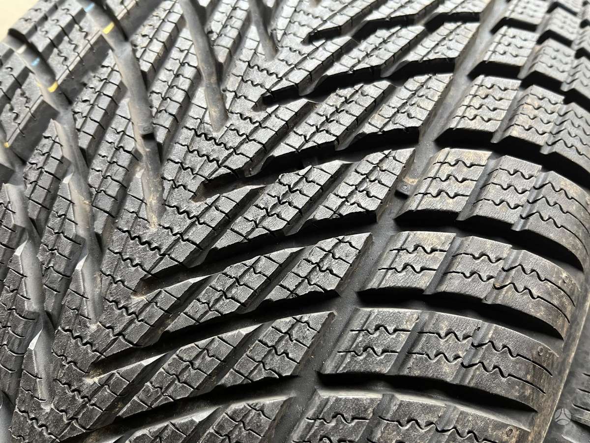 Goodyear UG Performance3, зимние 235/40 R20