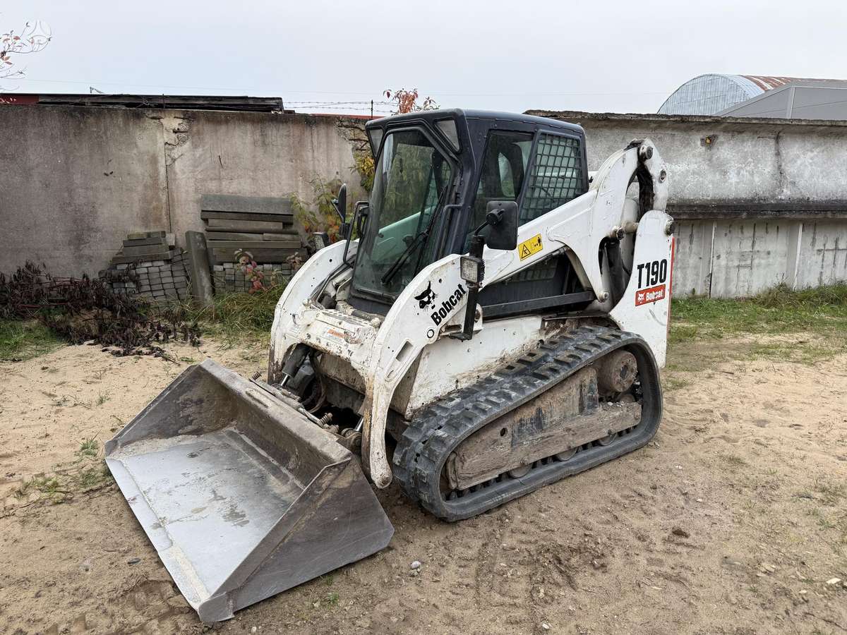 Bobcat T190, mini loaders