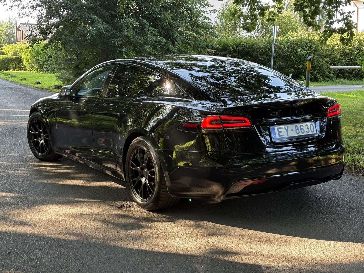 Tesla Model S, hečbekas