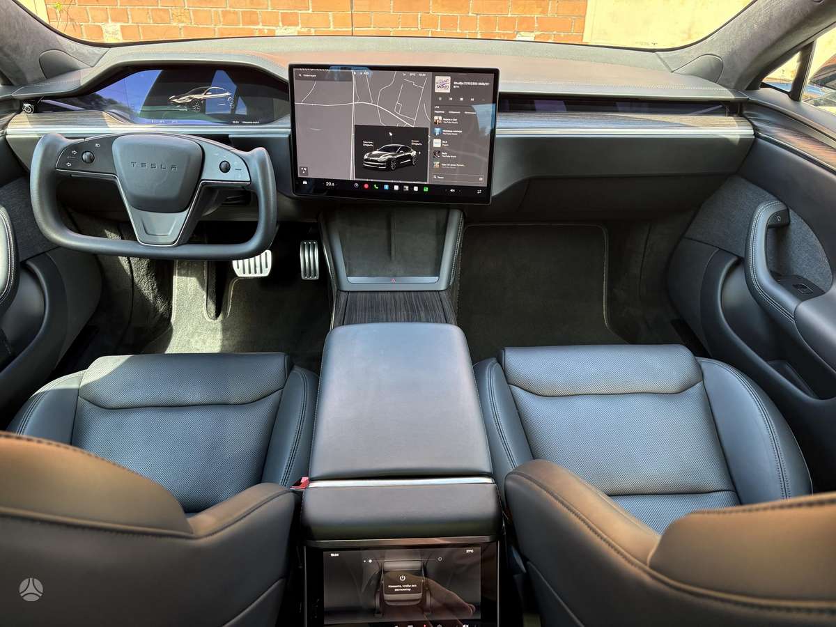 Tesla Model S, Хэтчбек